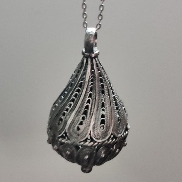 Vintage Silver Filigree Lantern Shaped Pendant Ambergris Amulet Necklace - Picture 3 of 16